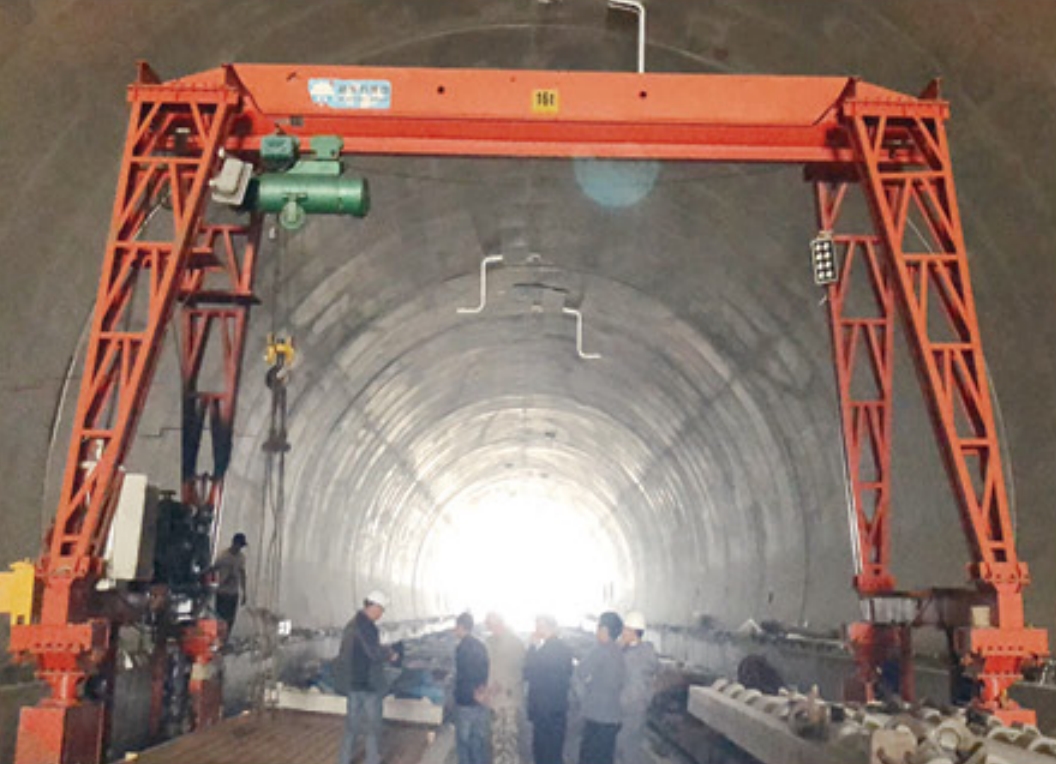 橋面鋪板機