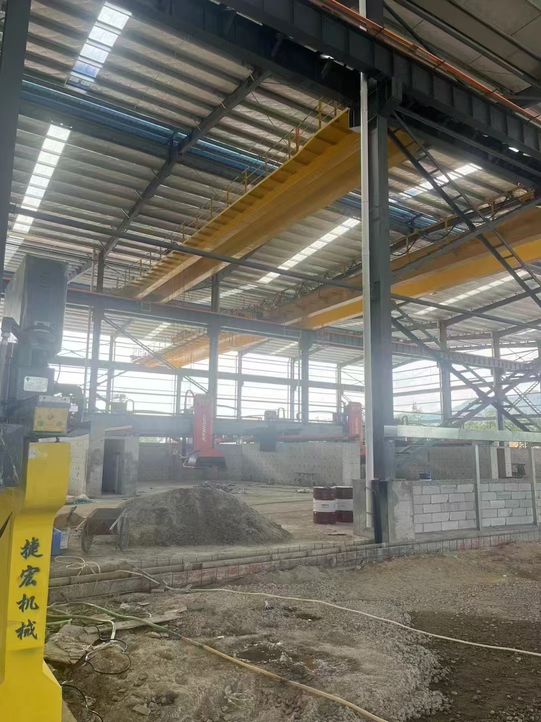 電動葫蘆橋式起重機10噸跨度23.85米安裝調(diào)試完成