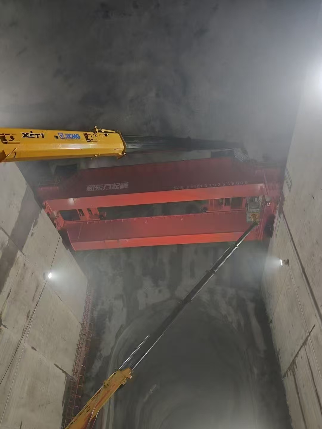 新東方起重機集團承制水電十四局引江補漢工程8標(biāo)TBM施工橋機 440T（220+220/40t）順利安裝完成，通過驗收。